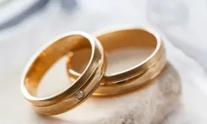 Z czego obrączki? Przewodnik po materiałach, cenach i trendach