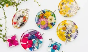 Biżuteria z Żywicy Epoksydowej: Przewodnik DIY Krok po Kroku