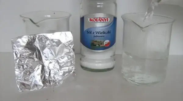 Elektrochemiczne czyszczenie srebra: prosty i bezpieczny sposób DIY